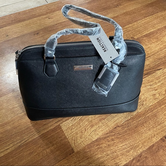 Kennth Cole Reaction Handbag. - Picture 1 of 3